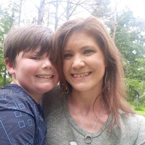 Meet your Posher, Alicia - Picture 2 of 10